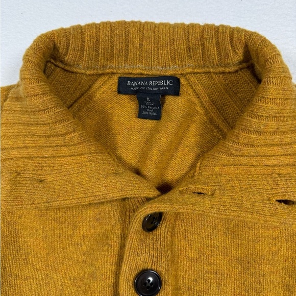 Banana Republic Italian Merino Wool Henley Sweater mustard yellow Men SMALL - Picture 3 of 7